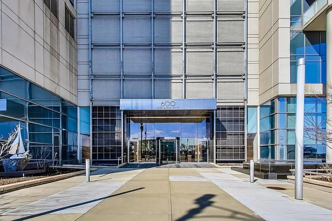 Building Photo - 600 N Lake Shore Dr #3210