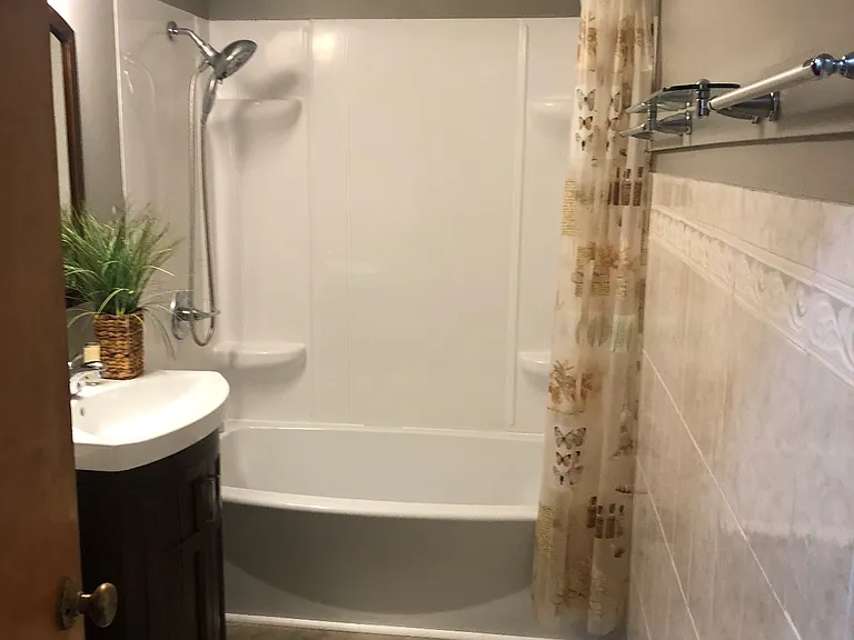 303 NE Orchard Dr — Photo 5
