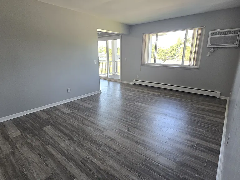 235 S Nelson St — Photo 3