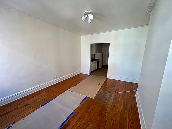 2nd image of 446 W 49th St APT 5C