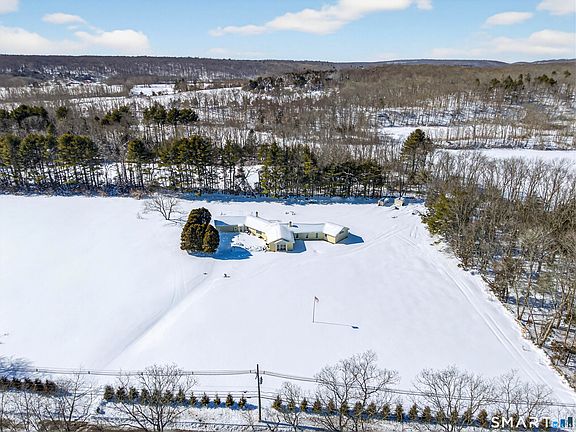 5th image of 449 Lantern Hill Road