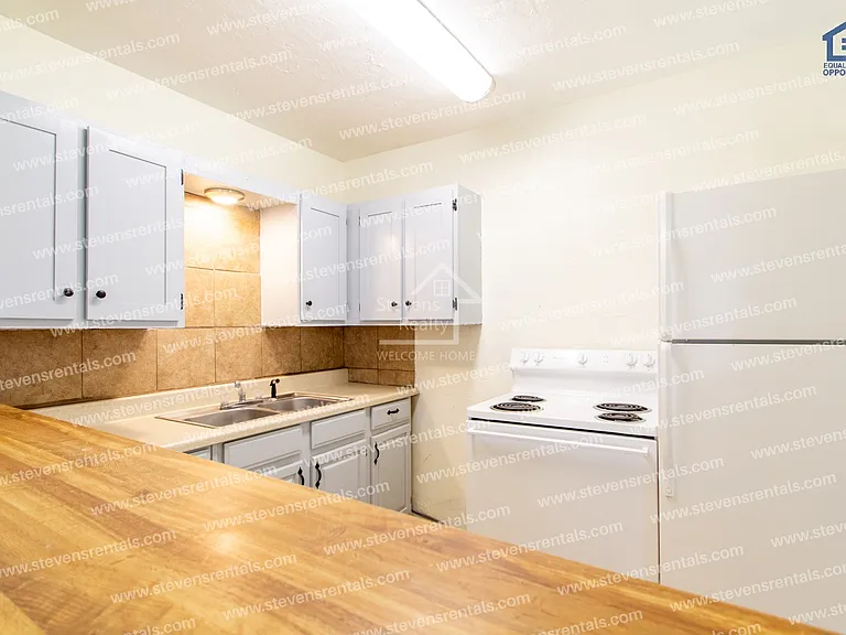 1308 NW Williams Ave — Photo 8