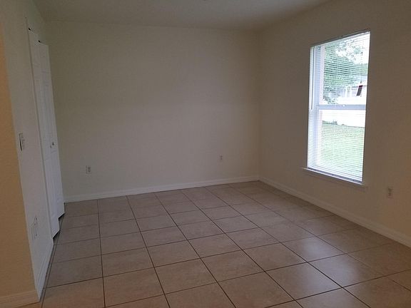3rd image of 349 Caen Ct
