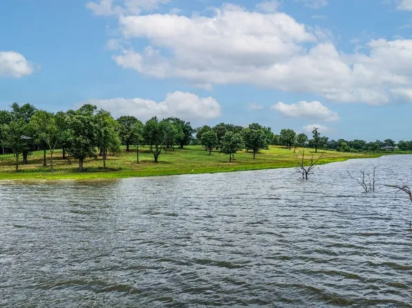 7 Private Road 7327, Emory, TX 75440
