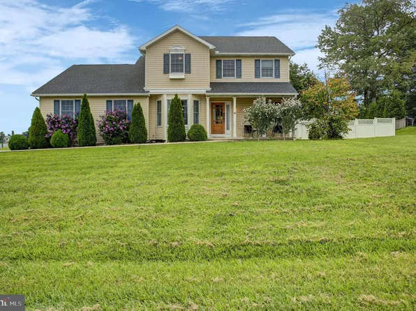 631 Eric Dr, Shippensburg, PA 17257