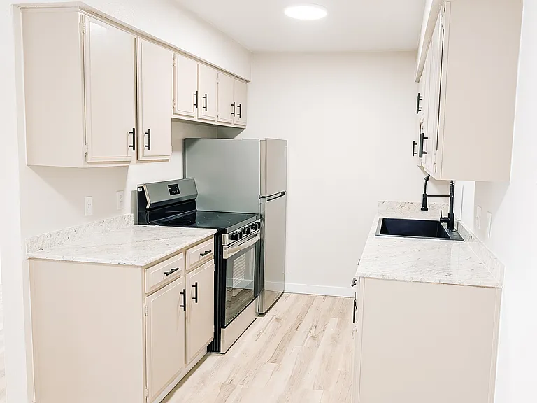 Prairie West Apartments — Photo 16