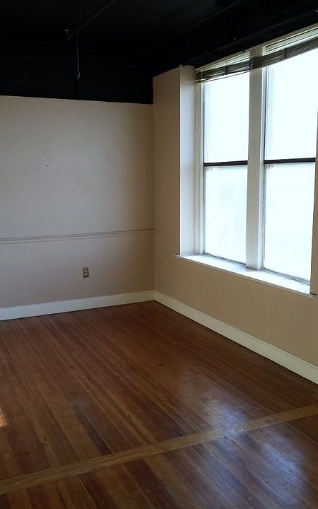 2nd image of 114 Washington St SE APT 301