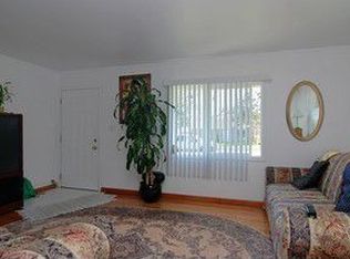 1522 Lyons Ct, Waukegan, IL 60085