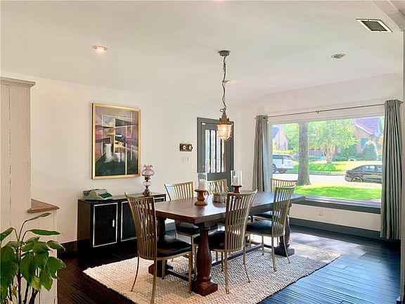 4th image of 1038 N Winnetka Ave