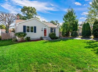 33181 N Valley View Dr, Grayslake, IL 60030