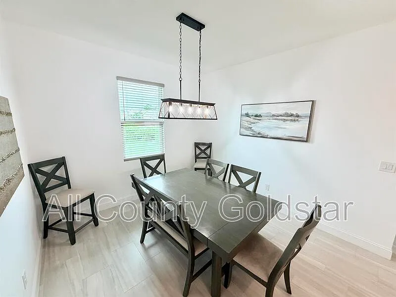 3 bed, 2.0 bath, 1850 sqft, $2,195 — Photo 3