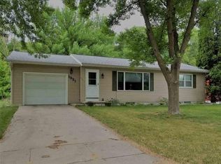 1321 Brenton Dr, Cedar Falls, IA 50613