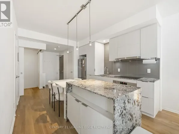 1 Bloor St E #3308, Toronto, ON M4W 0A8