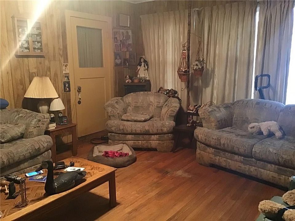 2nd image of 2427 Jackson St