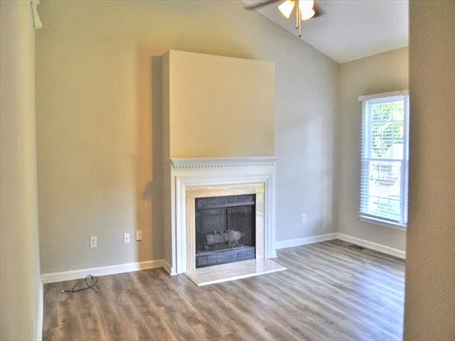 425 Johnson St — Photo 5