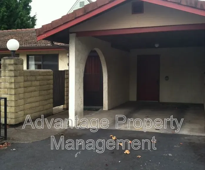 625 NW 29th St — Photo 2