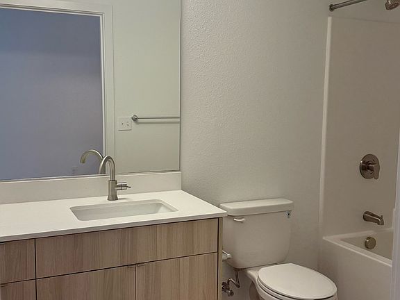 3rd image of 4508 California Ave SW #305
