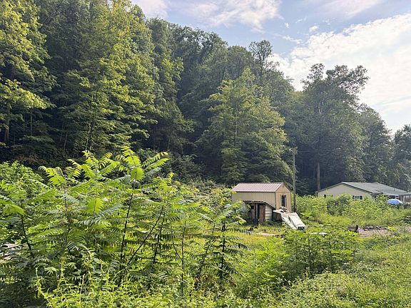 5th image of 1668 Dry Branch Rd
