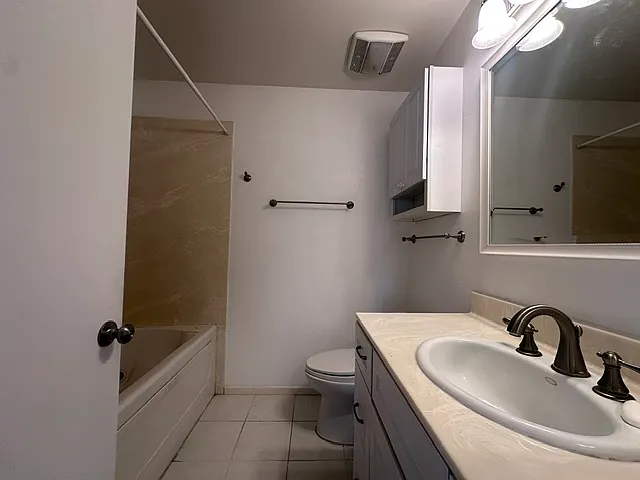 2 bed, 908 sqft, $3,400 — Photo 4