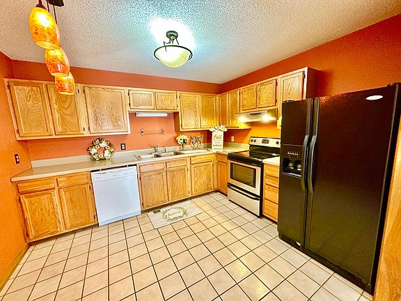 3rd image of 103 Mountain View Dr #W