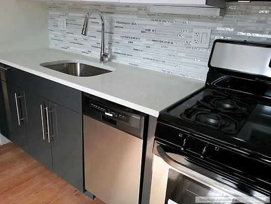 Rented by Sovereign Associates | media 22