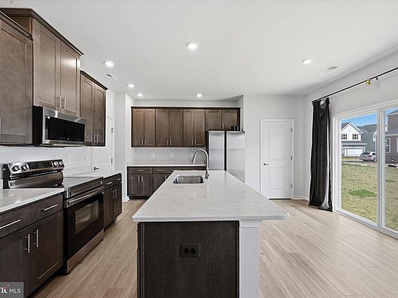 2nd image of 73 Hopkins St