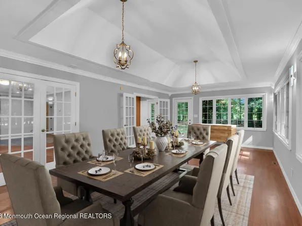 10 E Parkway Place, Holmdel, NJ 07733