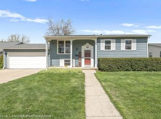 525 Colonial Dr, Dekalb, IL 60115