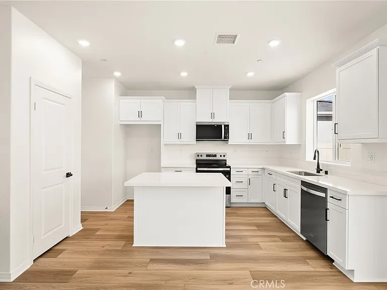 19434 Arenal Way — Photo 6