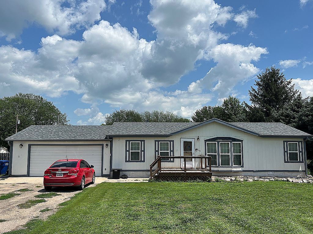 445 N 5th St, Geneva, NE 68361 Zillow