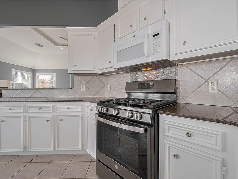 9631 Highland Pointe Dr — Photo 18