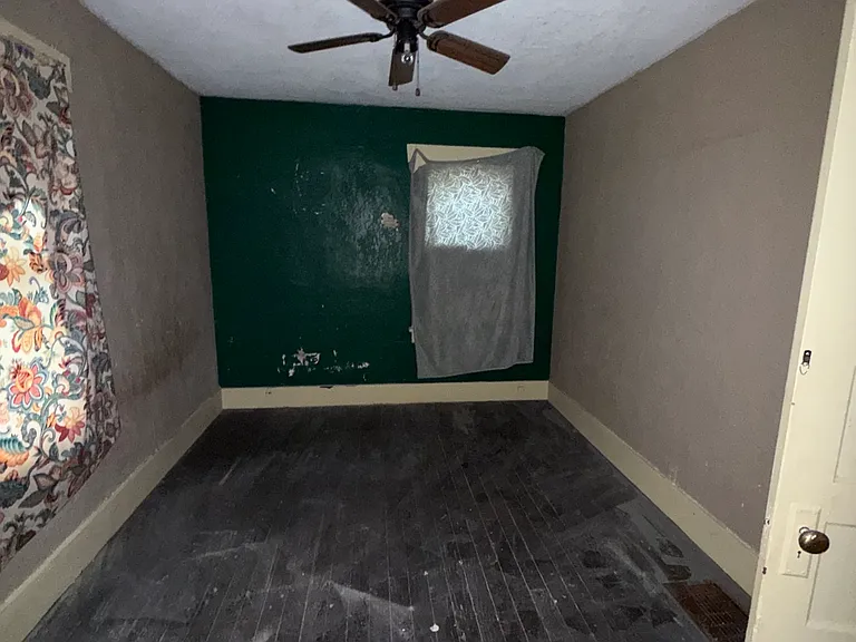 1028 E Garfield Ave — Photo 5