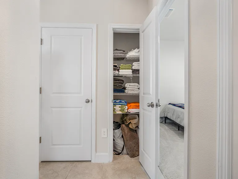 14048 Crimson Ave — Photo 35