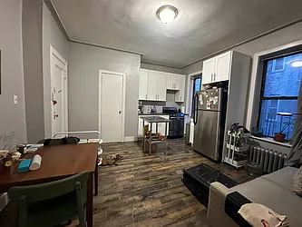 Rented by R New York