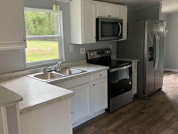 3rd image of 247 SE Stanford Pl