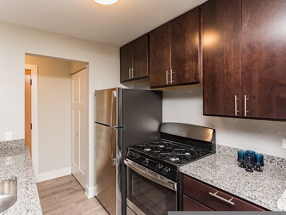 4th image of 550 W Surf St APT 502
