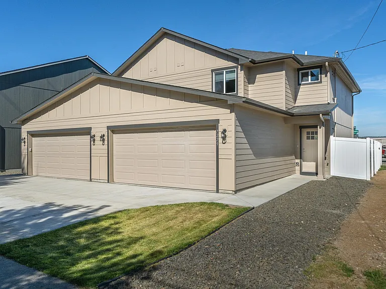 7229 E Pacific Way — Photo 14