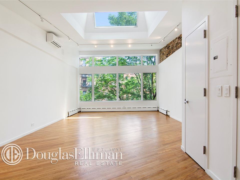 1st image of 212 E 9th St APT 3