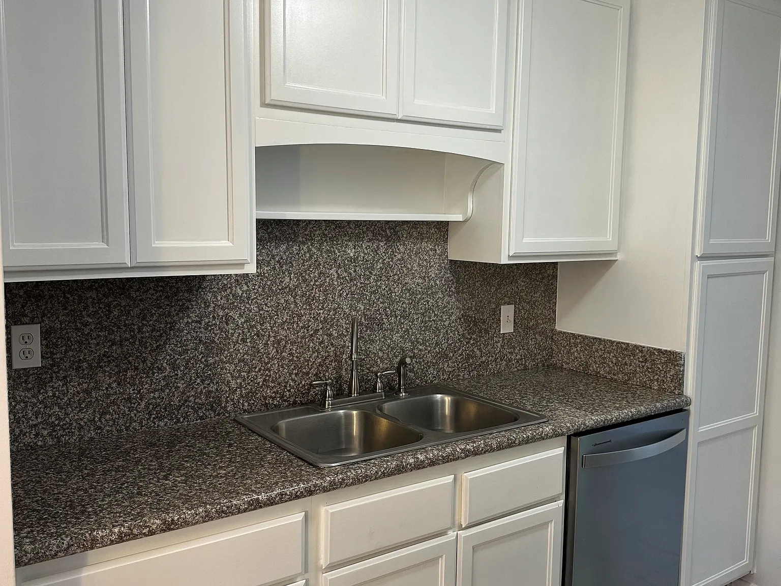 2 bed, 1013 sqft, $3,595 — Photo 4