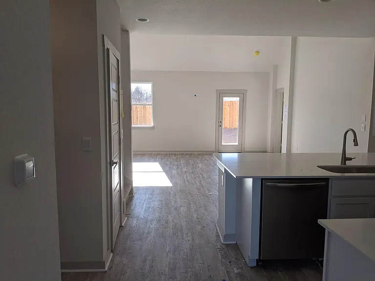 8101 City Top Blvd — Photo 11