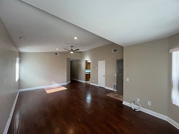 2nd image of 541 Copenhagen St