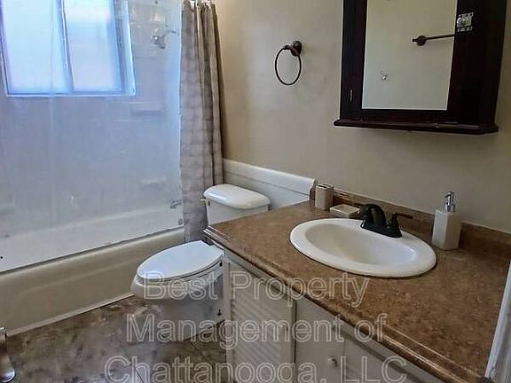 5th image of 2968 Haywood Ave #B