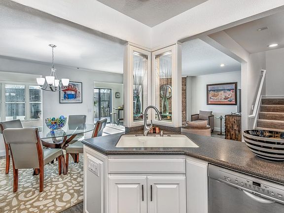 3rd image of 695 Harbor Cove Ln