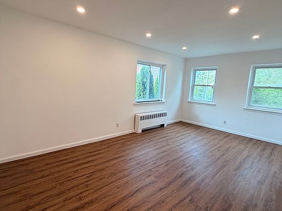 5th image of 2322 Pearsall Ave Floor 1