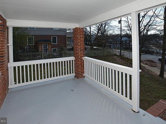 3rd image of 2822 Jefferson Dr