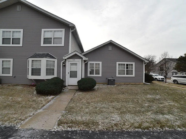 437 N Cambridge Dr — Photo 1