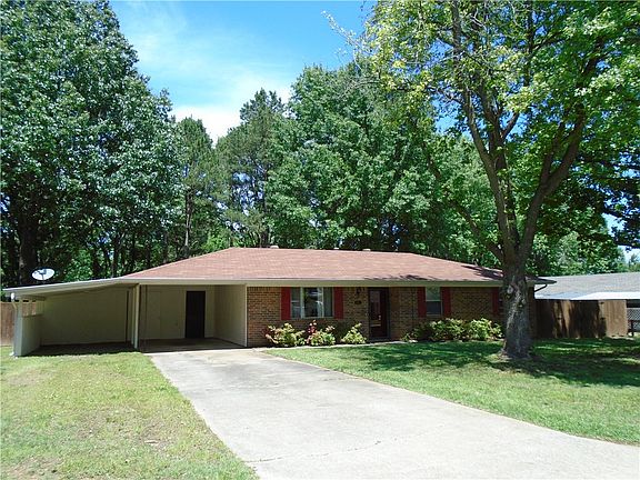 3rd image of 312 Kelli Ave
