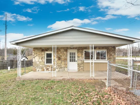 862 Pilot Knob Cemetary Rd, Berea, KY 40403