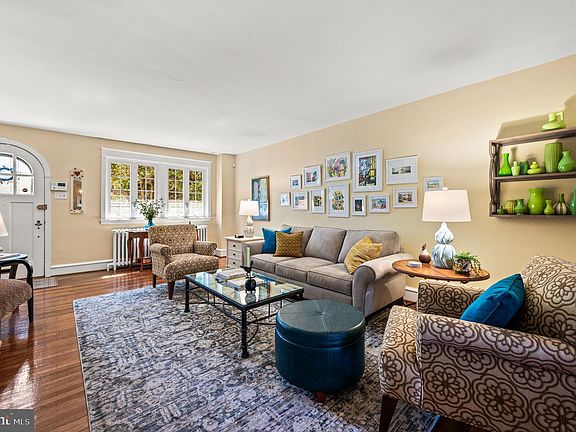 4th image of 3453 W Queen Ln