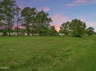 194 Gray Rd, Newport, NC 28570